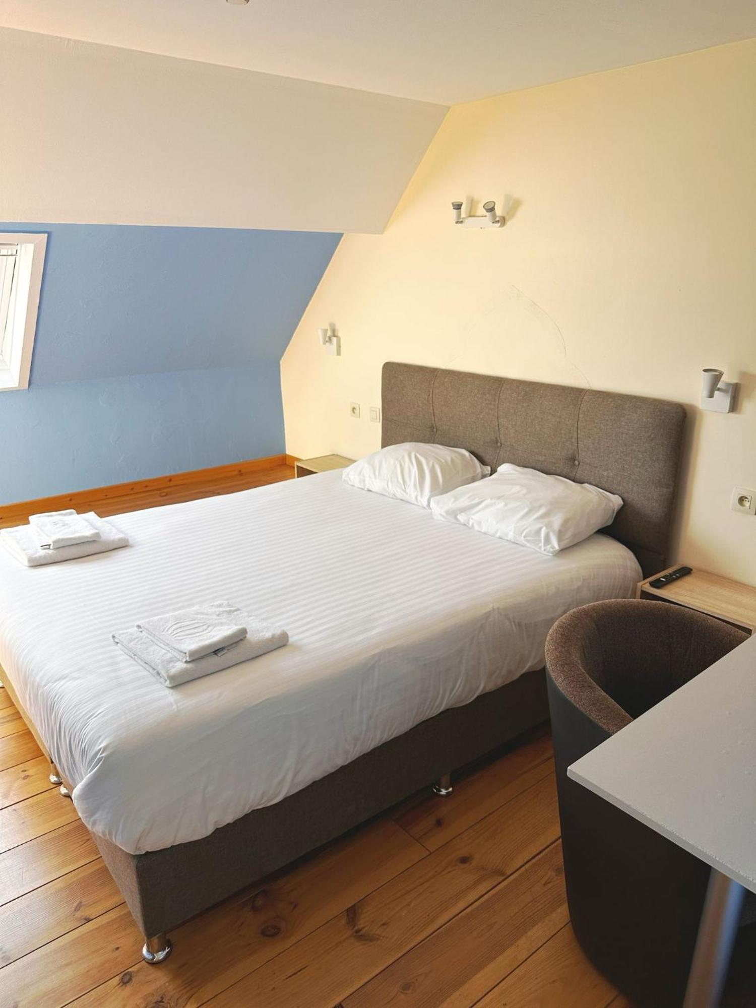 At-Pacific-Hotel Wavre Exterior photo